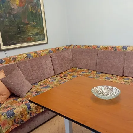 E&b Cosy 3 Tirana